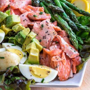 Lee más sobre el artículo Receta light: ensalada de salmón
