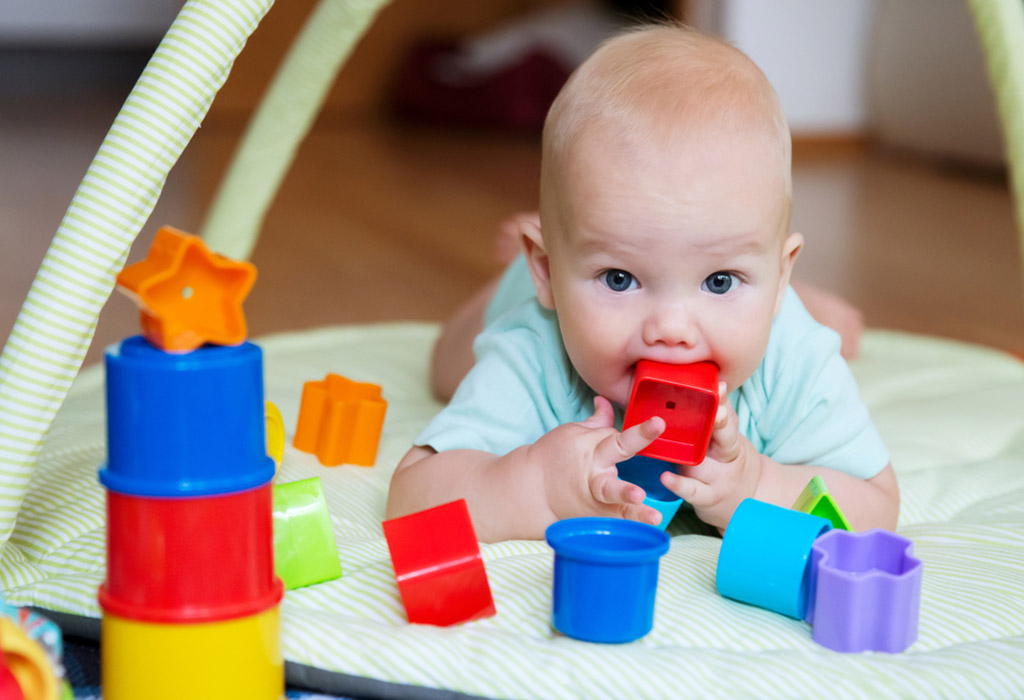 Elegir juguetes apropiados para tu bebé