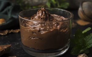 Lee más sobre el artículo Receta clásica de mousse de chocolate