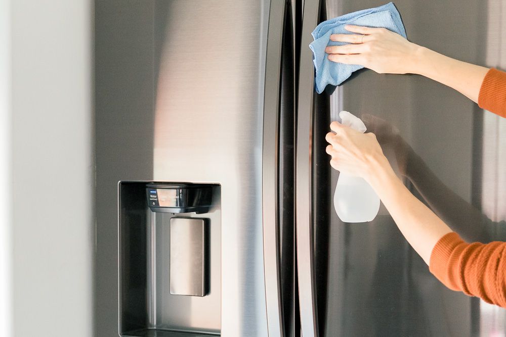 Cómo limpiar los refrigeradores por dentro y por fuera