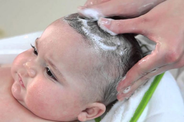 Cómo escoger el shampoo profesional de tu bebé