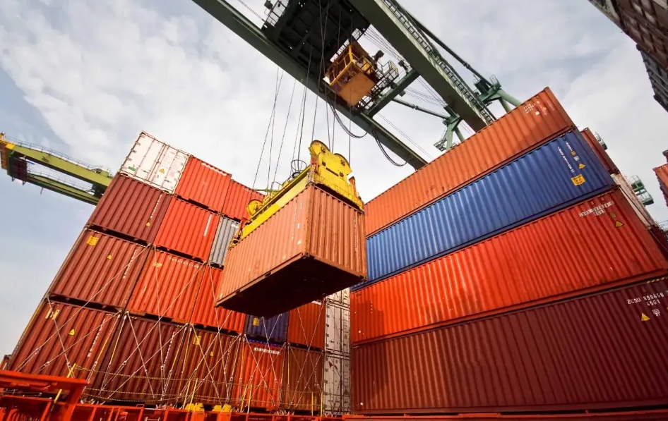 Cómo mejorar la eficiencia en la consolidación y desconsolidación de carga