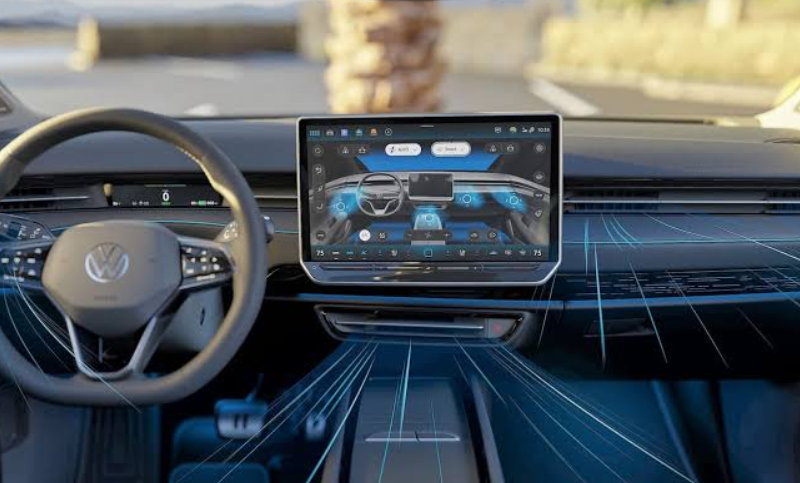 Qué funciones puedes encontrar actualmente en una pantalla multimedia para auto