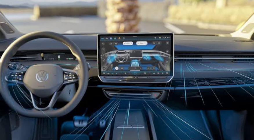 Qué funciones puedes encontrar actualmente en una pantalla multimedia para auto